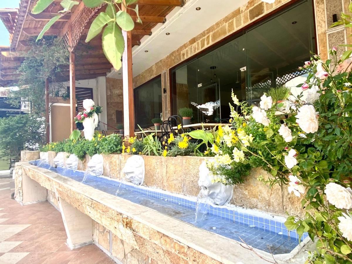 Costas Inn Spílion Exterior photo